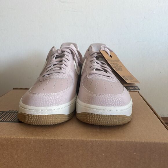 Nike Air Force 1 Low 07 Platinum Violet/Light Bone US Women 10.5/UK8(FN6326-001) - Picture 5 of 11